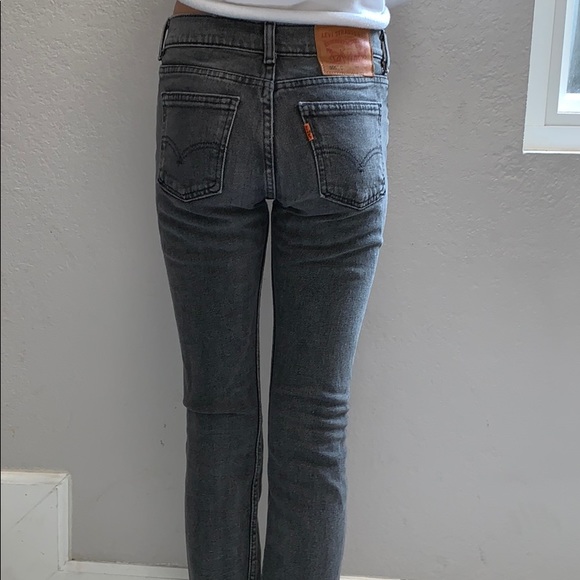 Grey Levi’s - Picture 5 of 8